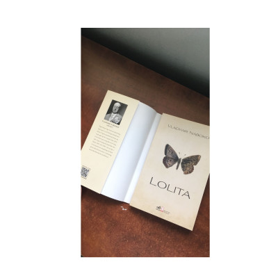 Combo 2 cuốn Tiểu Thuyết Kinh Điển: Lolita + Bố Con Cá Gai  / Tặng Kèm Bookmark Happy Life