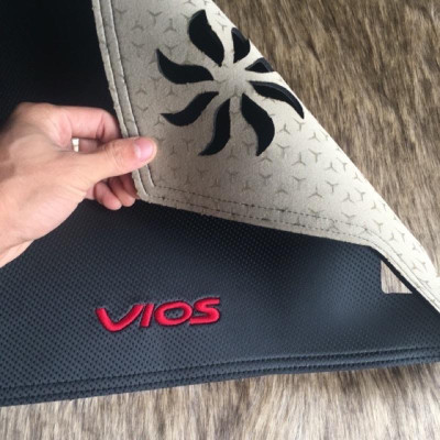 Thảm taplo da vân cacbon dành cho xe Toyota Vios 2019-2020