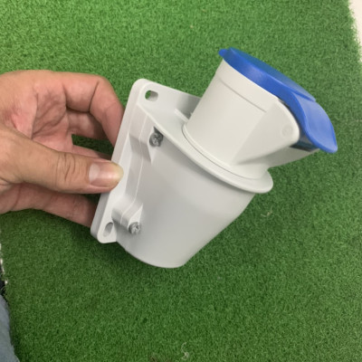 Ổ cắm công nghiệp PKF16W423 Schneider 16A, 2P+E