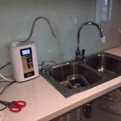 Máy lọc nước ion kiềm giàu hydro Atica Eco - Hàng chính hãng sản xuất bởi tập đoàn Hitachi Maxell Nhật Bản sử dụng công nghệ điện phân 2 lần làm giàu hydro trong nước tốt cho sức khỏe