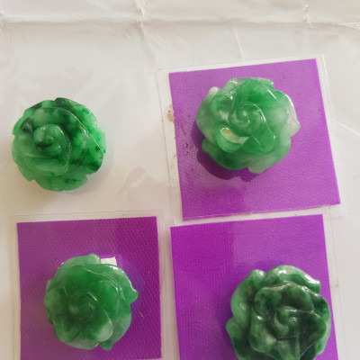 Mặt dây chuyền bông hồng nổi xanh đẹp Chất liệu 100% đá cẩm thạch xanh tự nhiên giao bất kỳ đẹp hết ạ Nữ về bọc Vàng lên làm mặt dây chuyền đeo đẹp sang  ạ