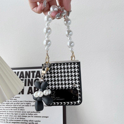Ốp Lưng Houndstooth Cho Samsung Galaxy Z Flip 6 / Z Flip 5 / Z Flip 4 / Z Flip 3 Kèm Dây Ngọc Trai Cầm Tay