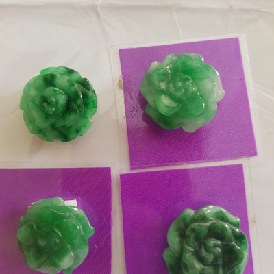 Mặt dây chuyền bông hồng nổi xanh đẹp Chất liệu 100% đá cẩm thạch xanh tự nhiên giao bất kỳ đẹp hết ạ Nữ về bọc Vàng lên làm mặt dây chuyền đeo đẹp sang  ạ