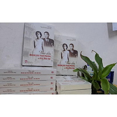 THEO DẤU HOÀNG HẬU NAM PHƯƠNG VÀ VUA BẢO ĐẠI - CÓ KÝ TẶNG CỦA 2 TÁC GIẢ