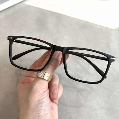 Kính gọng Mắt vuông to chất liệu nhựa dẻo, bền (Màu đen nhám)