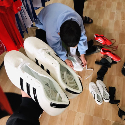 Giày bóng đá phủi Wk 3 sọc trắng 2022 cao cấp