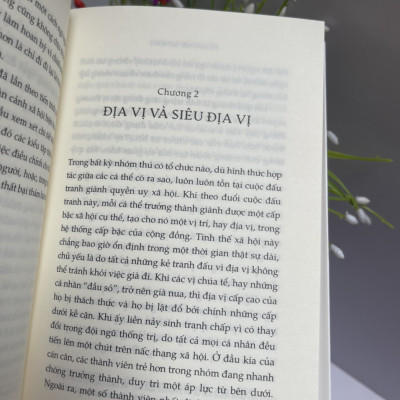 (Combo 2 cuốn Desmond Morris) VƯỢN TRẦN TRỤI và VƯỜN THÚ NGƯỜI – Vương Ngân Hà dịch – Nhã Nam (Bìa mềm)