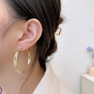 Earrings nữ đeo tai dáng vòng tròn to kim loại