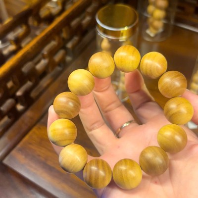 Vòng gỗ cao cấp Đàn Hương size 18y thơm từ gỗ - phong thuỷ may mắn vượng khí