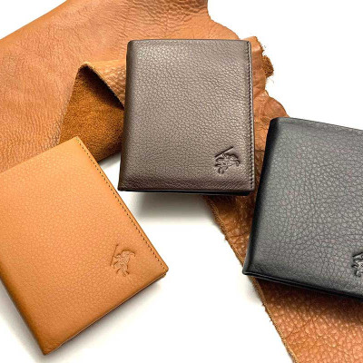 Ví Nam Đứng, Da Bò Mềm Mại GENTLE, Size Lớn, Thiết Kế Cổ Điển Đơn Giản - Đẹp Mắt, Dáng Đứng - Gập 2, Ngăn Đựng Tiền Có Khóa Kéo, Nhiều Ngăn Để Giấy Tờ Tiện Dụng - Hàng Chính Hãng SAIGIO