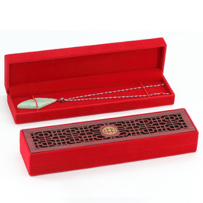 HỘP NHUNG ĐỎ GỖ DÀI ĐỰNG DÂY CHUYỀN , LẮC TAY , TRÂM CÀI TÓC