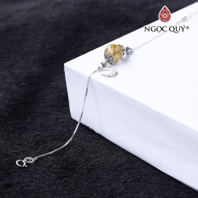 Lắc tay đá thạch anh tóc vàng hạt 10mm phối charm mặt trăng treo - Ngọc Quý Gemstones