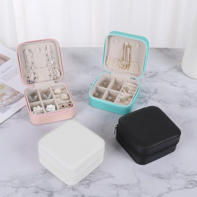 Hộp đựng trang sức bằng da PU 10x10cm sang trọng, lịch lãm, chống thấm nước, giúp bảo vệ trang sức - Henrysa