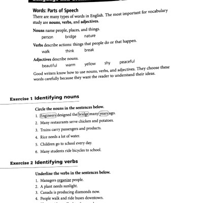 Effective Academic Writing Introductory Student Book with Access to Oxford Learn 2Ed