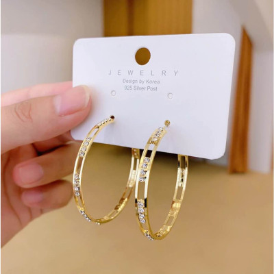 Earrings đeo tai nữ dáng tròn to sành điệu