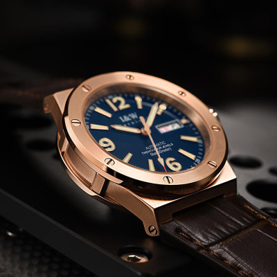 Đồng hồ nam chính hãng IW CARNIVAL IW589G-3 Kính sapphire ,chống xước,Chống nước ,Bảo hành 24 tháng,Máy cơ (Automatic),Dây da cao cấp,thiết kế lộ cơ thể thao