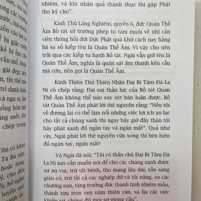 Sách - Kinh Đại Bi Tâm Đà Ra Ni (tranh màu )