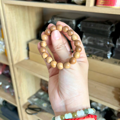 Vòng gỗ cao cấp Đàn Hương size 10ly thượng hạng thơm ngọt như nước hoa phong thuỷ sức khoẻ may mắn