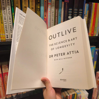 Sách - Outlive: The Science and Art of Longevity by Peter Attia - Sách tiếng anh, bìa cứng
