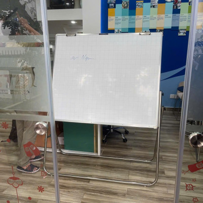 BẢNG FLIPCHART VIẾT BÚT LÔNG TỪ LAMINATE CHÂN INOX KT 120x120cm