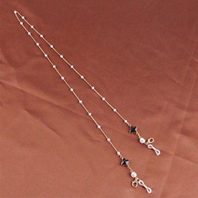 Dây kính chuỗi đeo kính đeo khẩu trang cỏ 4 lá mặt pha lê sang chảnh ấn tượng đa sắc màu