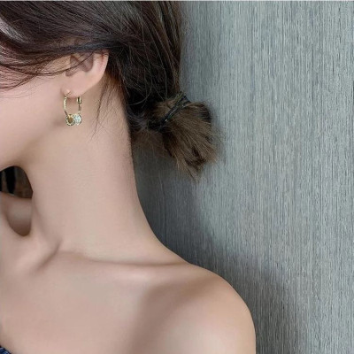 Earrings đeo tai dáng tròn nhỏ cho nữ
