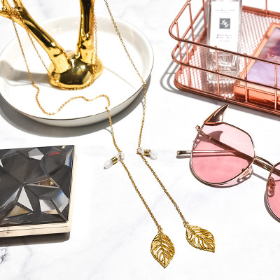 Dây đeo kính glasses chain chiếc lá phong cách retro cá tính tua rua titan dây chuyền đeo mắt kính unisex cá tính