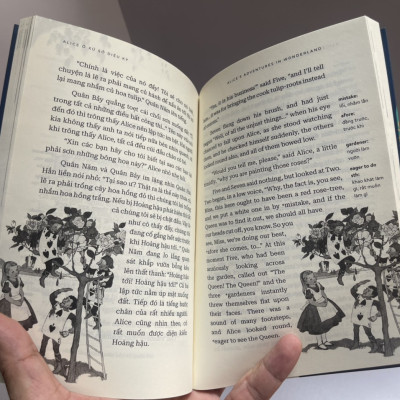 (Combo 3 cuốn sách song ngữ Việt-Anh) HOÀNG TỬ BÉ -  ALICE Ở XỨ SỞ DIỆU KỲ -PINOCCHIO - Antoine de Saint-exupéry, Lewis Carroll  & Carlo Collodi - Nguyễn  Thúy Loan dịch - Hà Giang -NXB Văn Học
