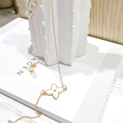 Dây kính glasses chain cỏ bốn lá siêu sang chảnh ấn tượng chuỗi đeo khẩu trang dây chuyền đeo cổ đeo tai nghe