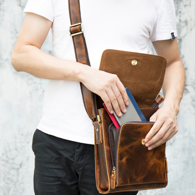 Túi đeo chéo nam DA BÒ THẬT phong cách mới  - BEE GEE DCN9216