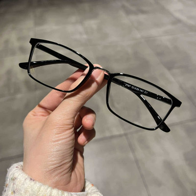 Kính nhựa dẻo Mắt vuông nhỏ