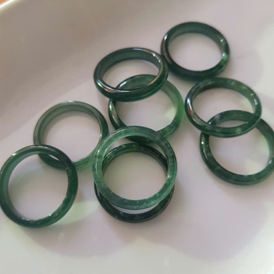 Chiếc Nhẫn nữ mới đá cẩm thạch xanh lam ngọc tự nhiên  Nhẫn bản nhỏ Ni 16mm x cao 3mm  x dầy 2mm màu xanh nhẹ nhàng đều xuất sắc đem lại may mắn tài lộc rẻ đẹp dành cho các Chị em nữ đeo tay ngón bất kỳ nhẫn 16mm ạ