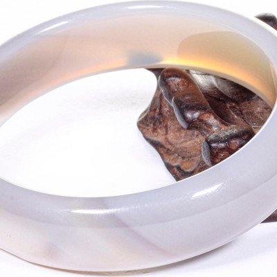 Vòng tay đá mã não lông chuột liền khối bản hẹ trung mệnh kim, thủy - Ngọc Qúy Gemstones