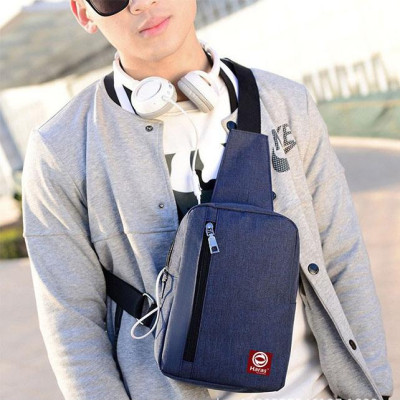 Túi Đeo Chéo Thời Trang HARAS HRTK147(Xanh)