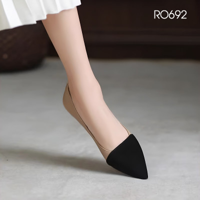 Giày nữ đế xuồng, mũi nhọn, phối màu ROSATA RO692 - 4p - Be - BKSTORE