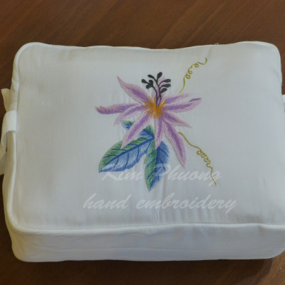 Túi vải thêu tay đựng đồ dùng cá nhân 