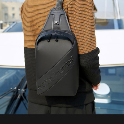 Túi đeo chéo nam cao cấp phong cách châu âu  – BEE GEE DCN9322