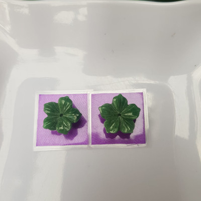 Đôi bông tai Bông Hoa Mai 5 Cánh đều đẹp Đá Ngọc Cẩm Thạch Xanh Ngọc Đều tự nhiên Size 13mm x dầy 3mm Nữ bọc vàng đeo rất đẹp sang ạ