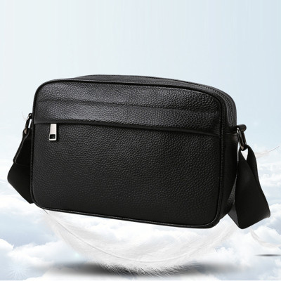 Túi đeo chéo nam DA BÒ THẬT - BEE GEE DCN9427