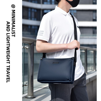 Túi đeo chéo nam phong cách mới  - BEE GEE DCN9431