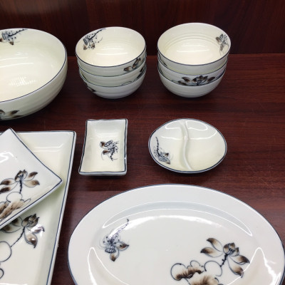 Bộ 12 Sản Phẩm Vẽ Hoa Súng Cao Cấp Bát Tràng