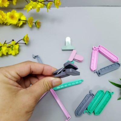 Bộ 12 Kẹp Niêm Phong túi đựng Thực Phẩm Tiện. Dụng cụ nhà bếp dùng niêm phong bao bì chống công trùng, kiến và bụi bẩn.