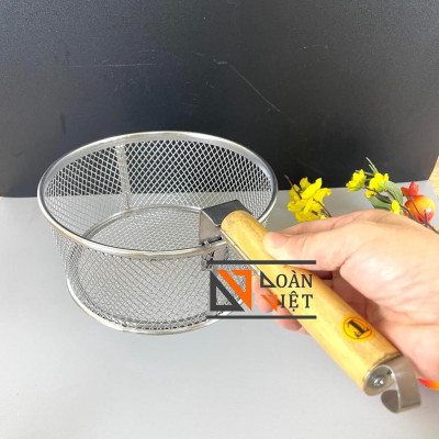 RỔ CHIÊN KHOAI TÂY, GÀ RÁN tay cầm gỗ 22 cm - INOX không rỉ, viền inox chắc chắc. Chuyên phục vụ Sp Gia dụng, Khuôn làm