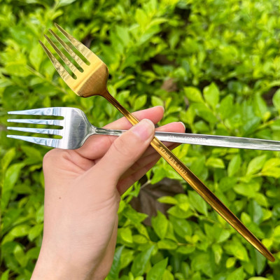 Nĩa thìa muỗng inox không gỉ dài dày rộng phù hợp ăn cơm, mì, bít tết tráng miệng sang trọng