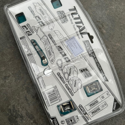 BỘ COMBO 25 DAO TIỆN ÍCH VÀ THƯỚC KÉO THÉP NỀN VÀNG TOTAL TOS23034 - HÀNG CHÍNH HÃNG