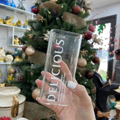 LY THỦY TINH CHỊU NHIỆT UỐNG NƯỚC, SINH TỐ HOA QUẢ PHONG CÁCH ANH ( GIAO HÌNH CHỮ NGẪU NHIÊN )- VD90