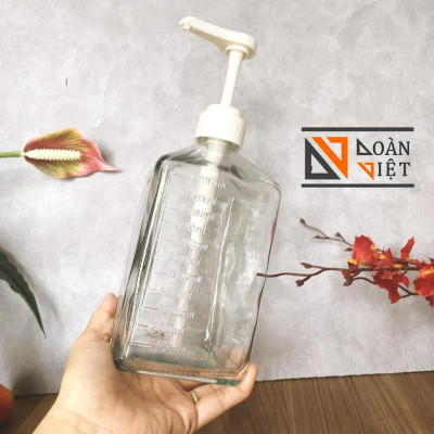 CHAI/ BÌNH ĐỰNG NƯỚC ĐƯỜNG, NƯỚC SỐT bằng thuỷ tinh kèm VÒI PUMD nhựa PP dày. Dt 1100ml - dụng cụ pha chế. Chuyên phục v