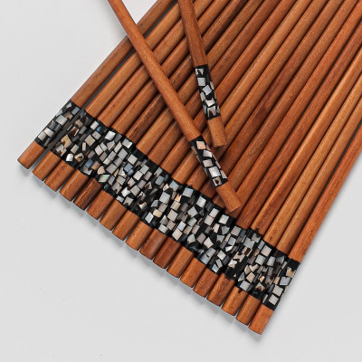 Bộ 10 đôi đũa khảm trai đỏ PHUSANG được làm từ gỗ tự nhiên không chất bảo quản dùng trong nhà khách sạn và bàn ăn