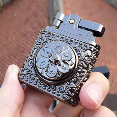 Vỏ Hột Quẹt Bật Lửa Zorro Z582-201 Thiết Kế Độc Lạ Với Hoa Văn Cổ Nổi Phía Trước Nhiều Màu - Dùng Xăng Đá Cao Cấp