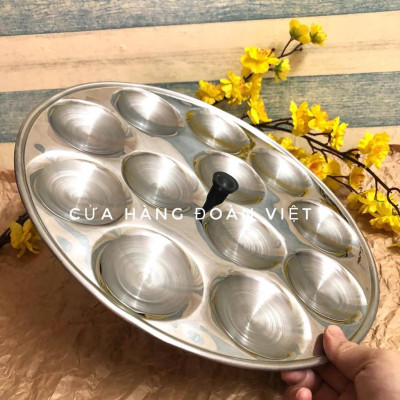 Khuôn Bánh Bò, Bánh Bèo - Inox tiện lợi có nút cầm chống nóng - Khuôn 12 Bánh size bánh lớn 7. 5cm, Đk khuôn 32 cm. Chuy